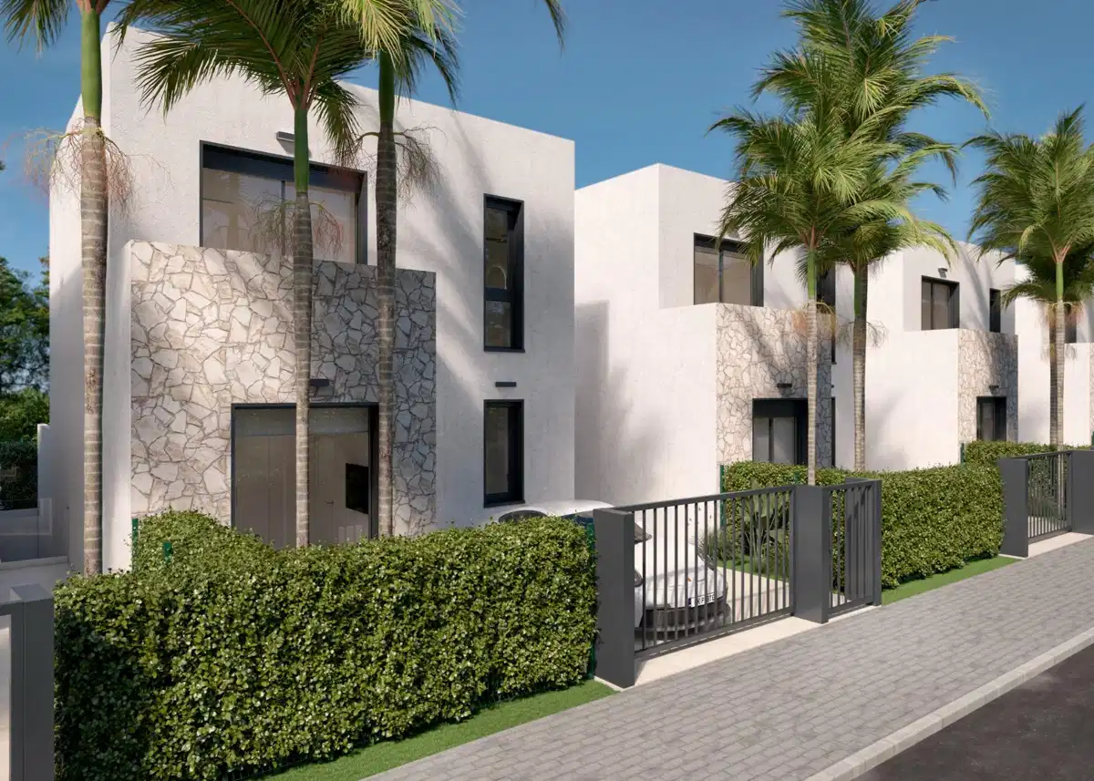 3-Bedroom, 3-Bathroom Villa with Private Pool and Spacious Basement in Santa Rosalia Lake and Life Resort, Murcia
