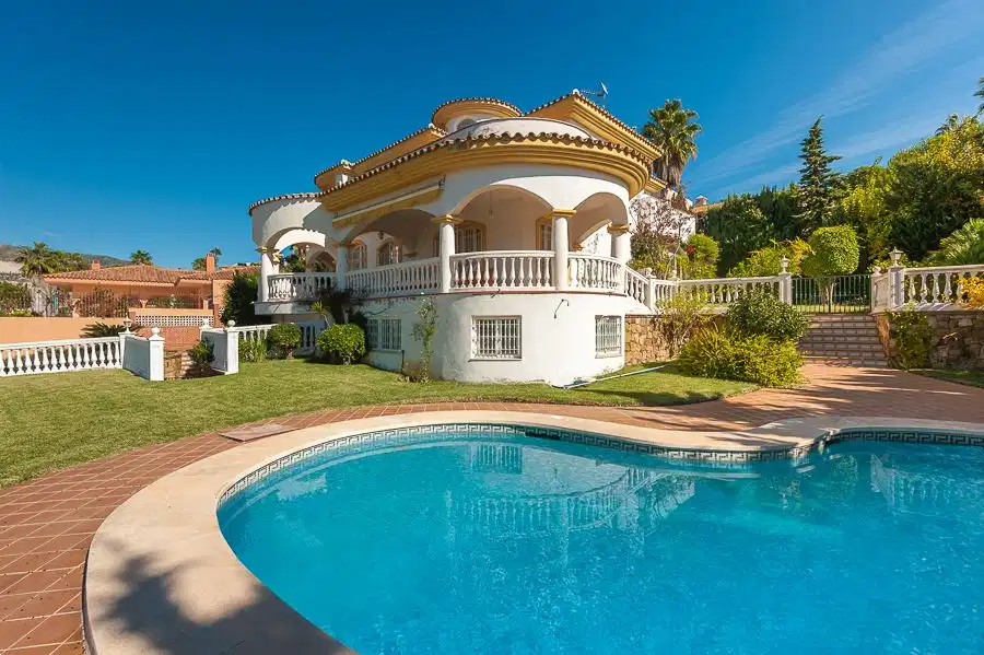 4 bedrooms, 4 bathrooms Villa in Benalmadena