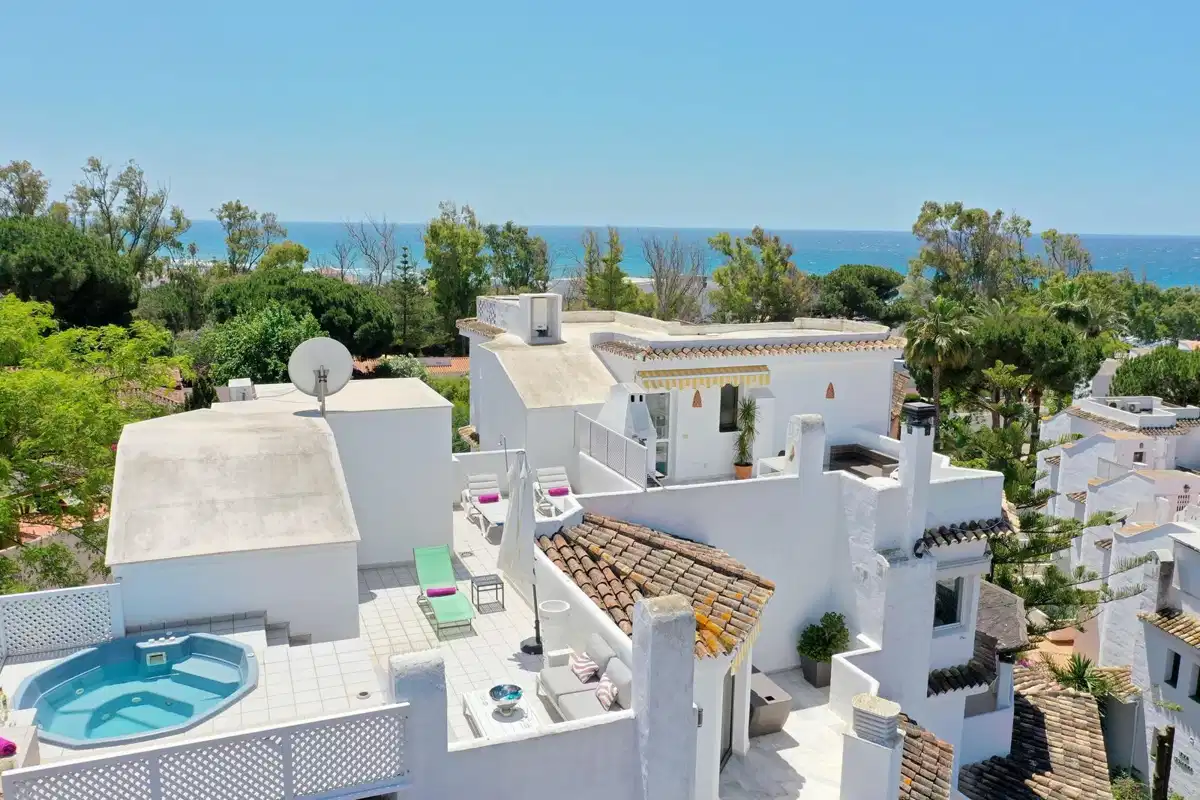 5 bedrooms, 4 bathrooms Penthouse in Elviria