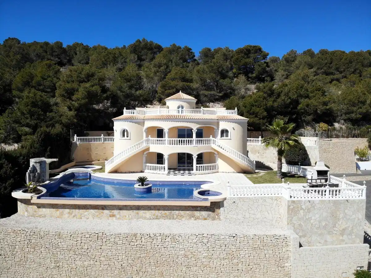 4 bedrooms, 4 bathrooms Villa in Calpe