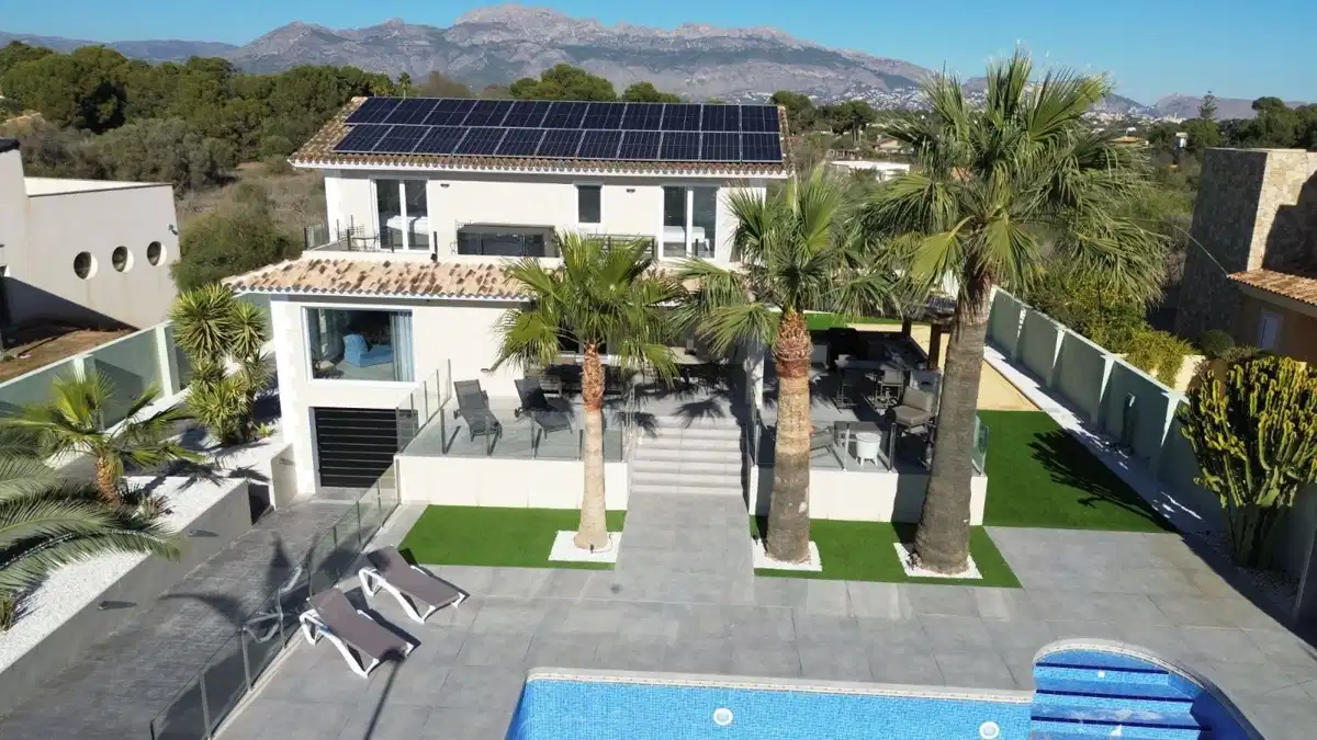 4 bedrooms, 3 bathrooms Villa in L'Alfás del Pi