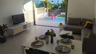 3 bedrooms, 4 bathrooms Villa in Villamartin thumb 3