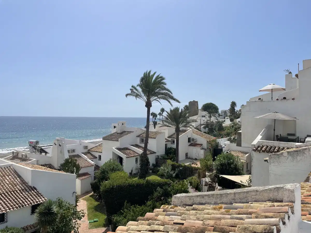 2 bedrooms, 1 bathrooms Penthouse in Estepona