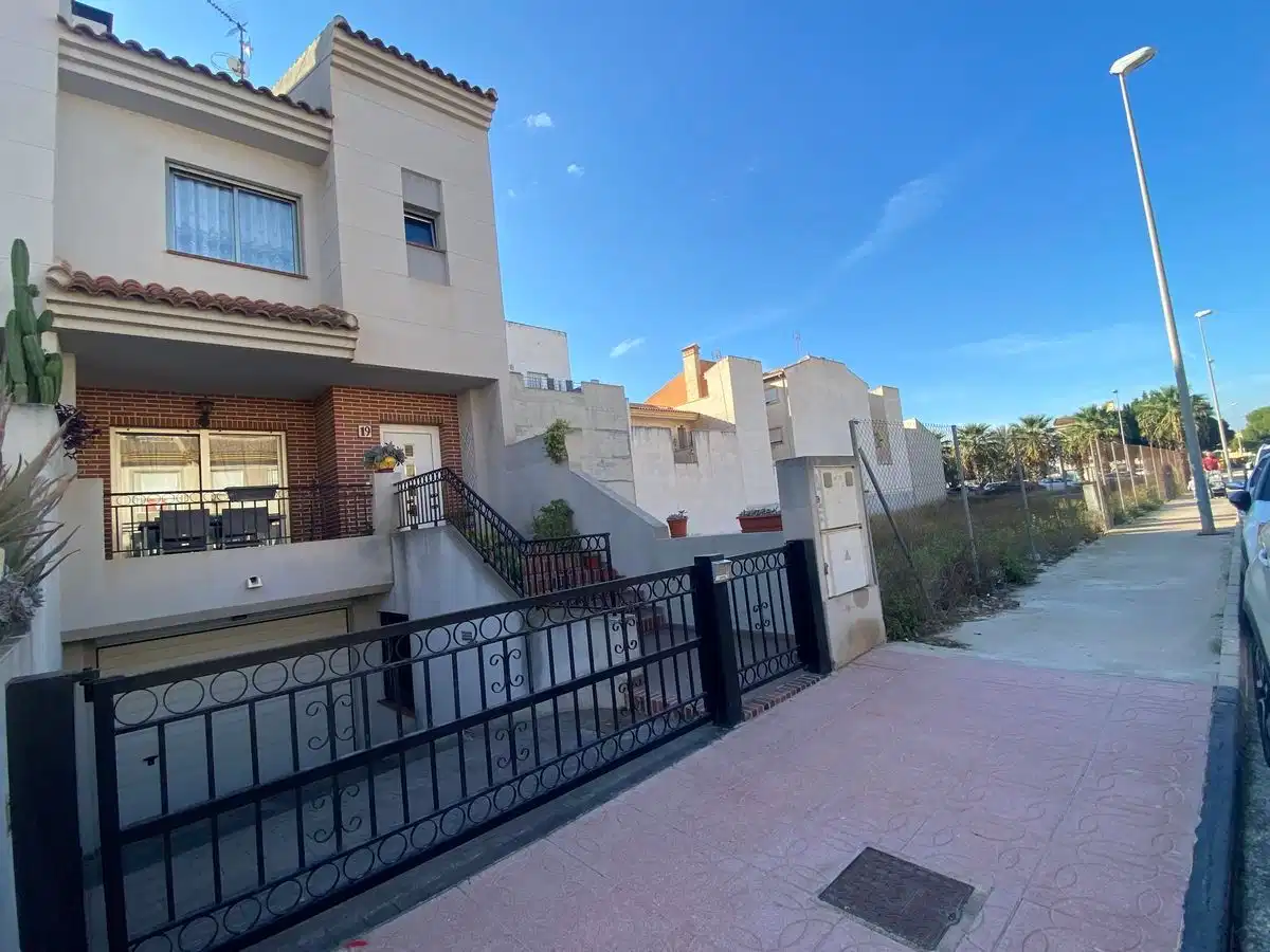 3 bedrooms, 2 bathrooms Townhouse in Rojales
