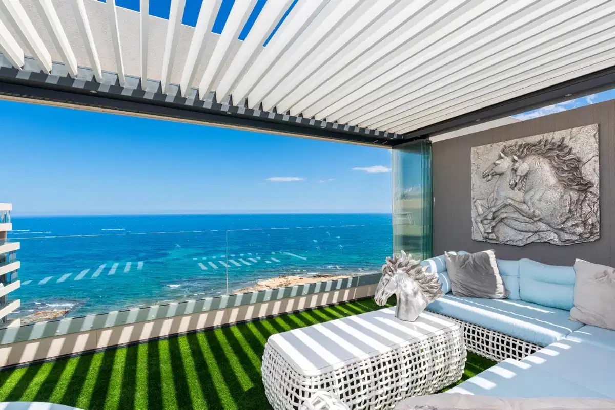 2 bedrooms, 2 bathrooms Penthouse in Punta Prima