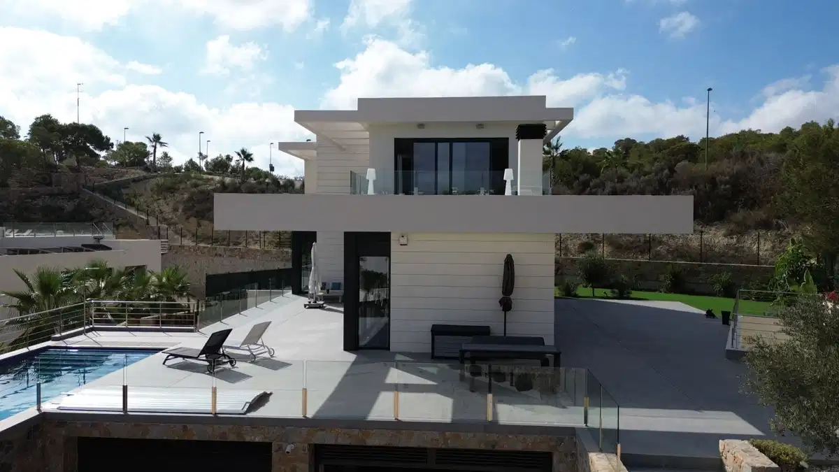 6 bedrooms, 4 bathrooms Villa in Las Colinas Golf