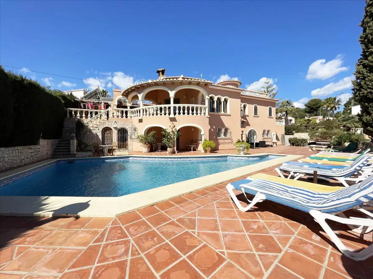 8 bedrooms, 5 bathrooms Villa in Benissa