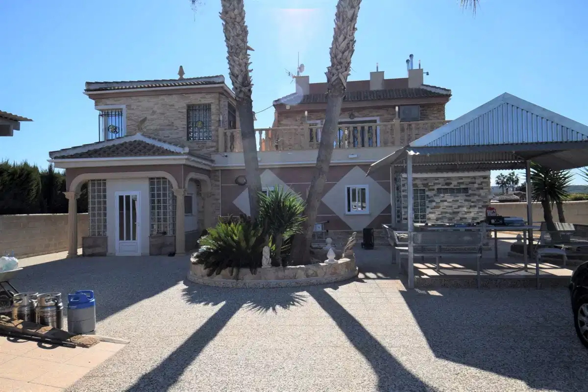 6 bedrooms, 5 bathrooms Villa in Guardamar del Segura