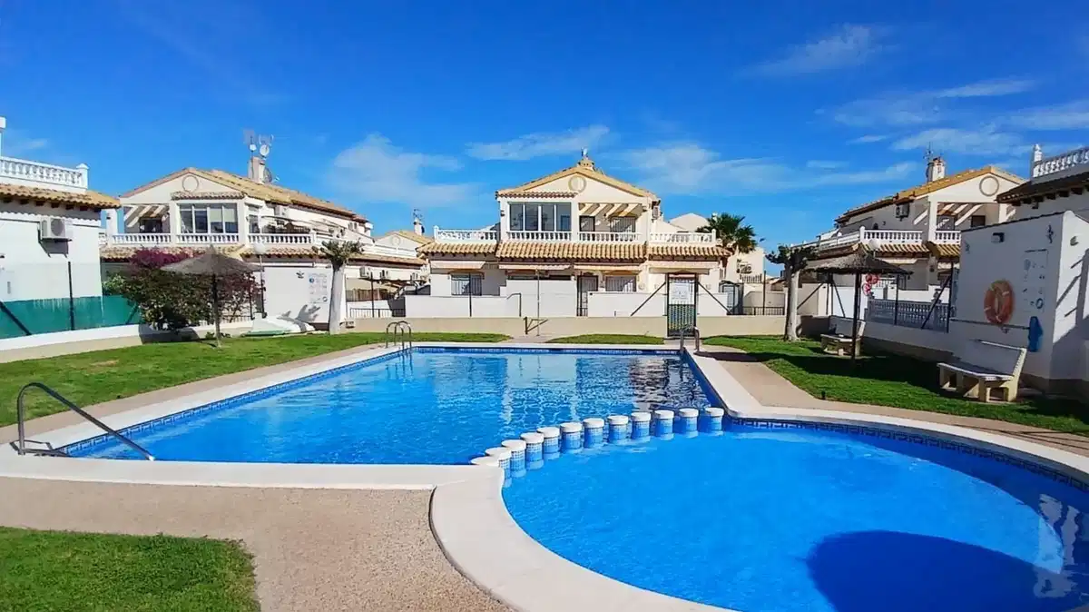 3 bedrooms, 2 bathrooms Townhouse in Punta Prima