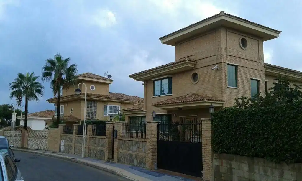 8 bedrooms, 5 bathrooms Villa in Benidorm