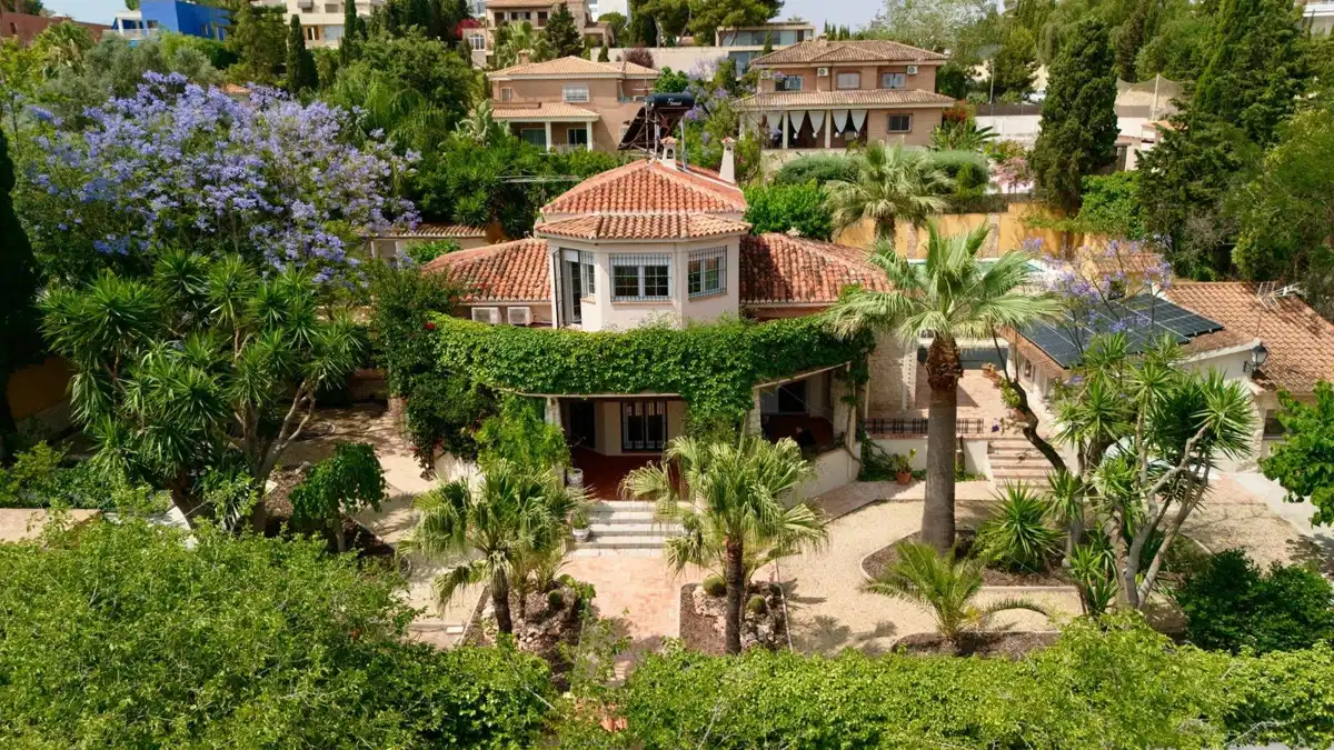 6 bedrooms, 4 bathrooms Villa in Alicante
