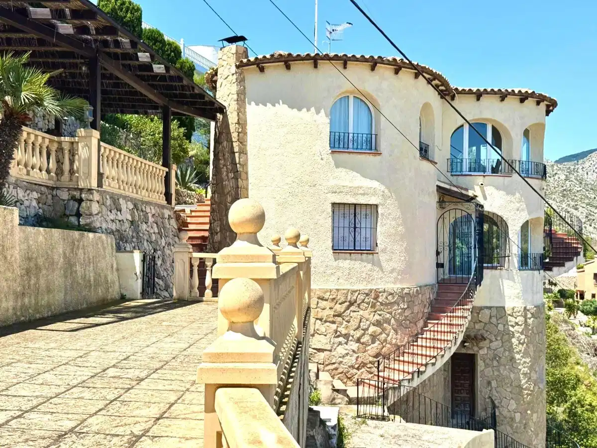 3 bedrooms, 3 bathrooms Villa in Calpe