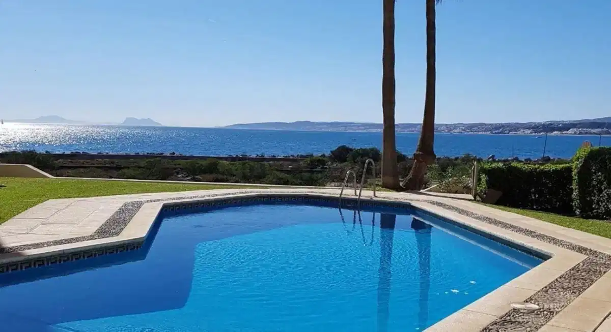 2 bedrooms, 2 bathrooms Apartment in Estepona