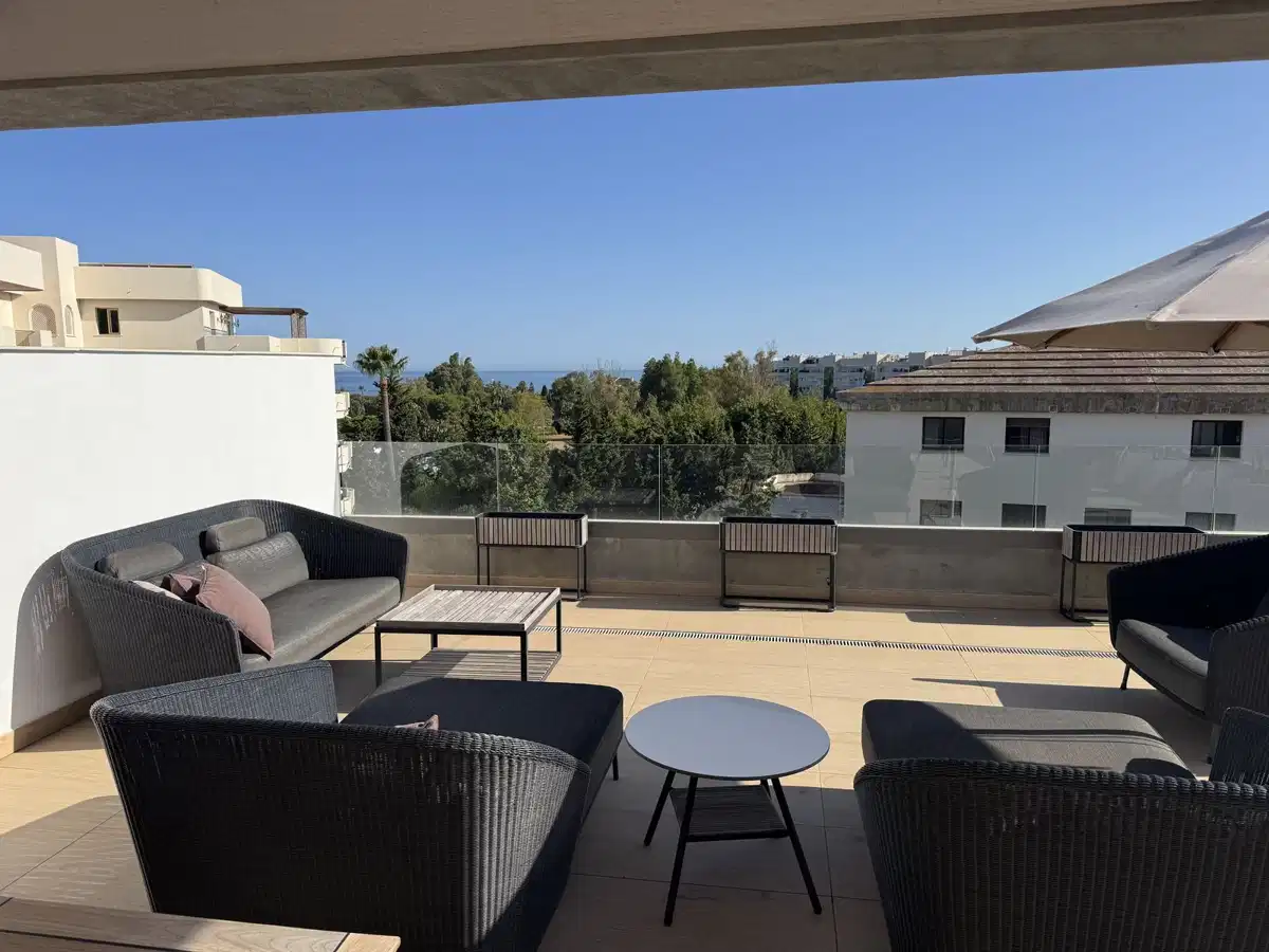 3 bedrooms, 2 bathrooms Penthouse in Nueva Andalucía