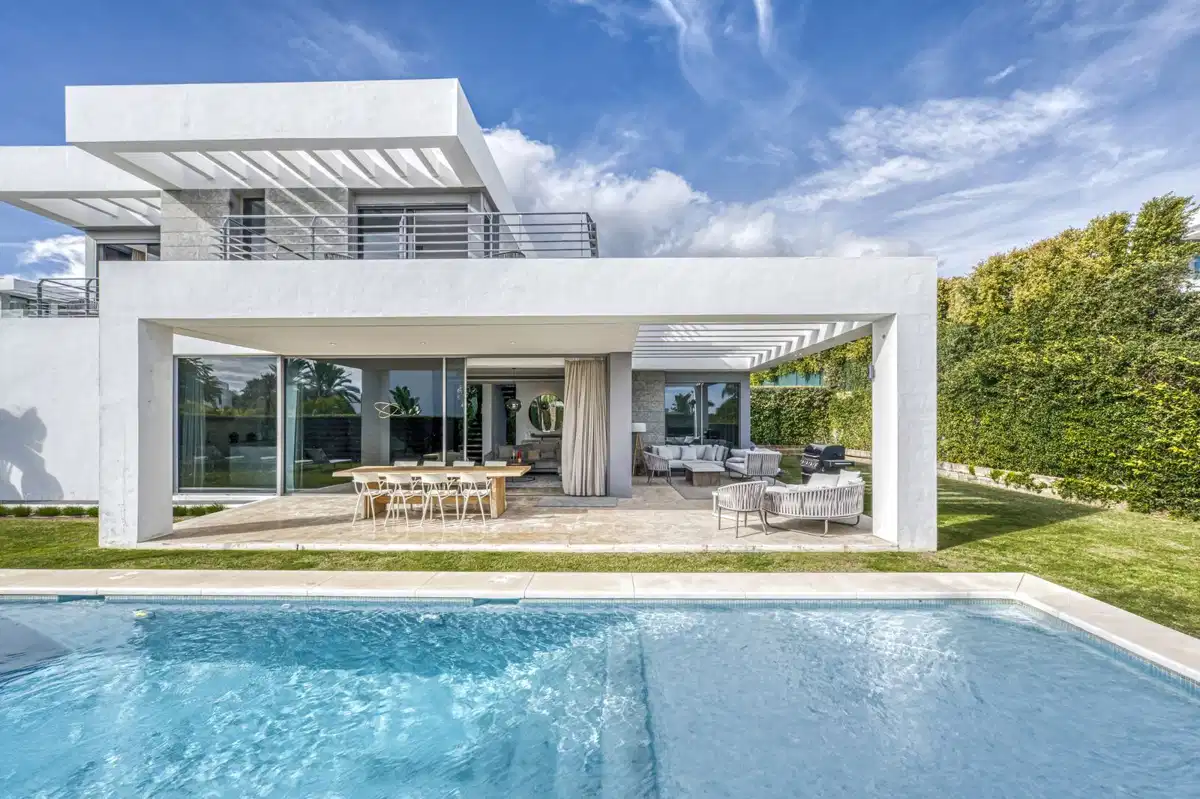5 bedrooms, 7 bathrooms Villa in Estepona