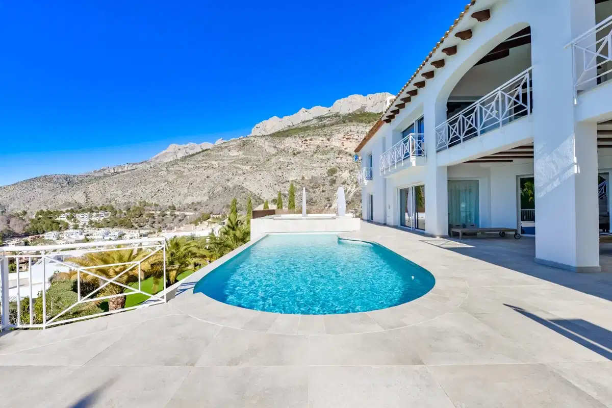 8 bedrooms, 8 bathrooms Villa in Altea