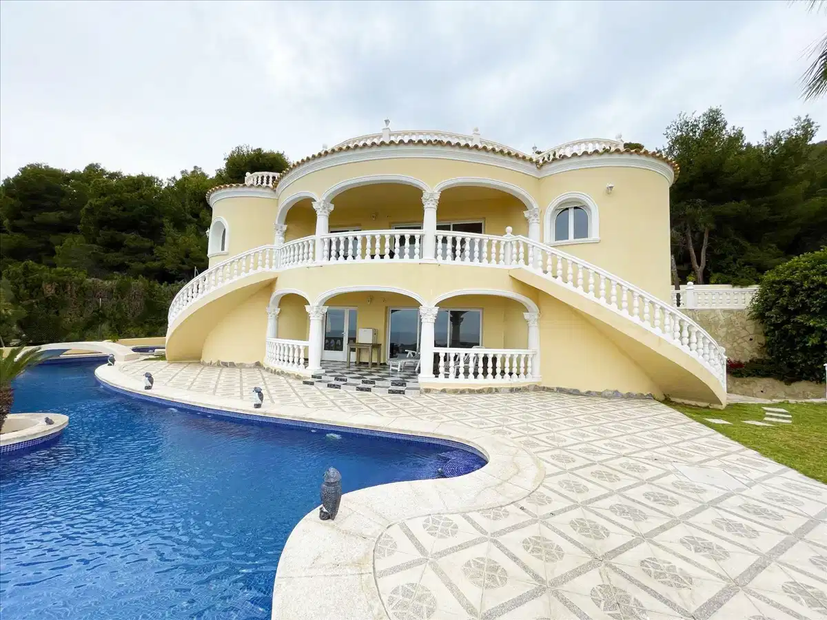 4 bedrooms, 4 bathrooms Villa in Calpe