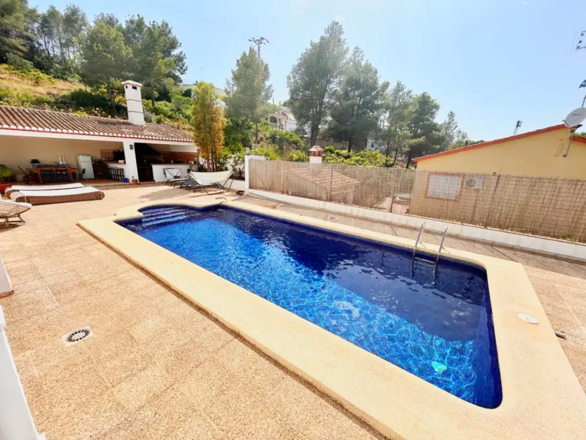 5 bedrooms, 3 bathrooms Villa in Denia