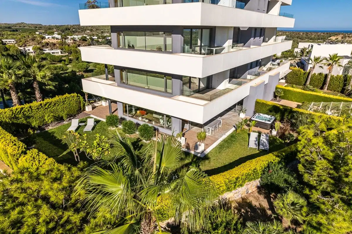3 bedrooms, 2 bathrooms Apartment in Las Colinas Golf