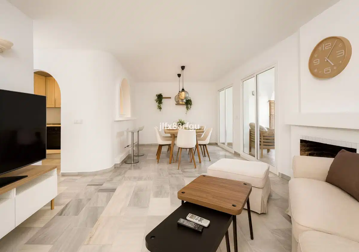3 bedrooms, 2 bathrooms Apartment in Mijas