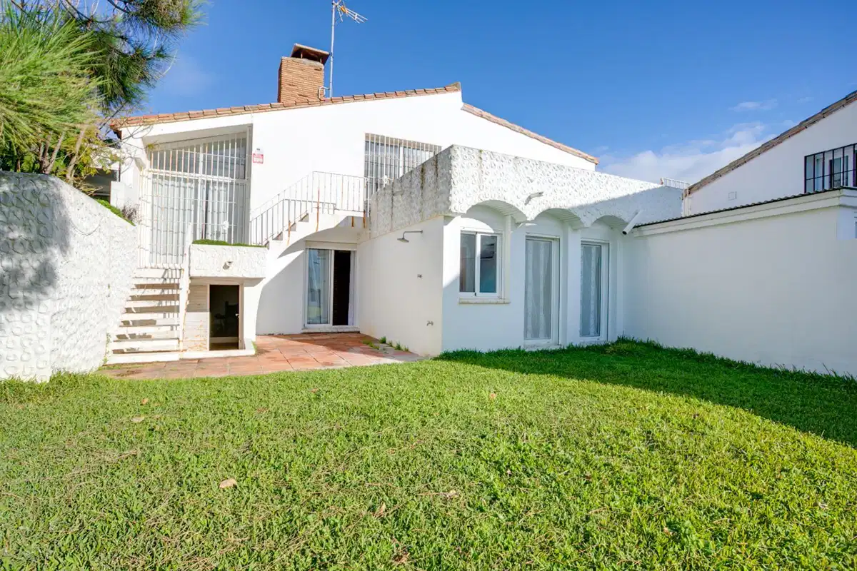 3 bedrooms, 2 bathrooms House in Estepona