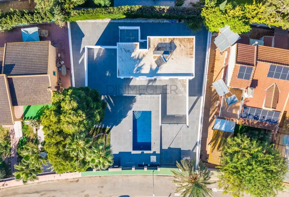 4 bedrooms, 3 bathrooms Villa in Campoamor