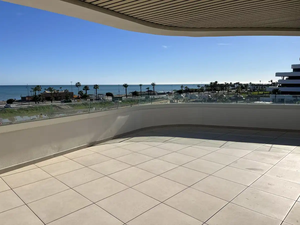 3 bedrooms, 2.5 bathrooms Apartment in Torremolinos