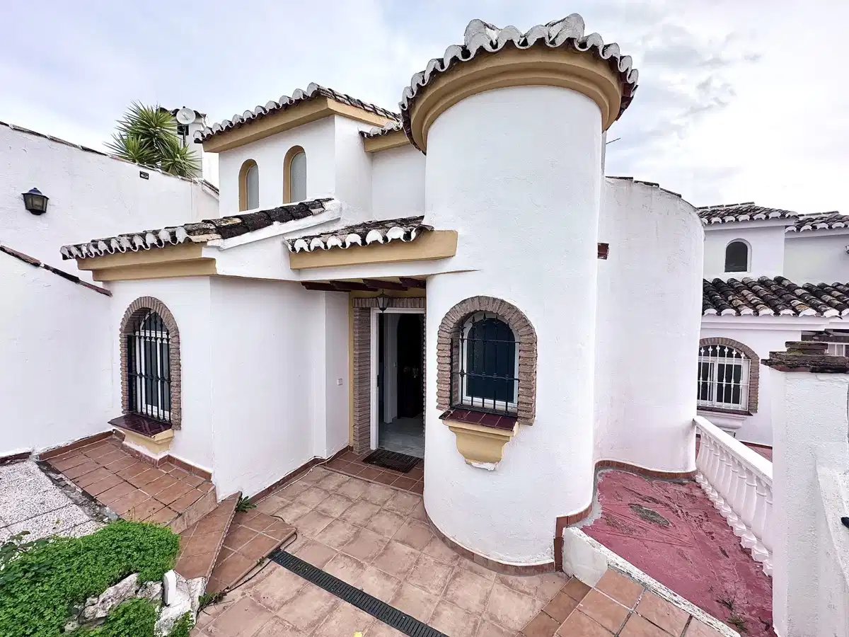 4 bedrooms, 3 bathrooms Townhouse in Calahonda