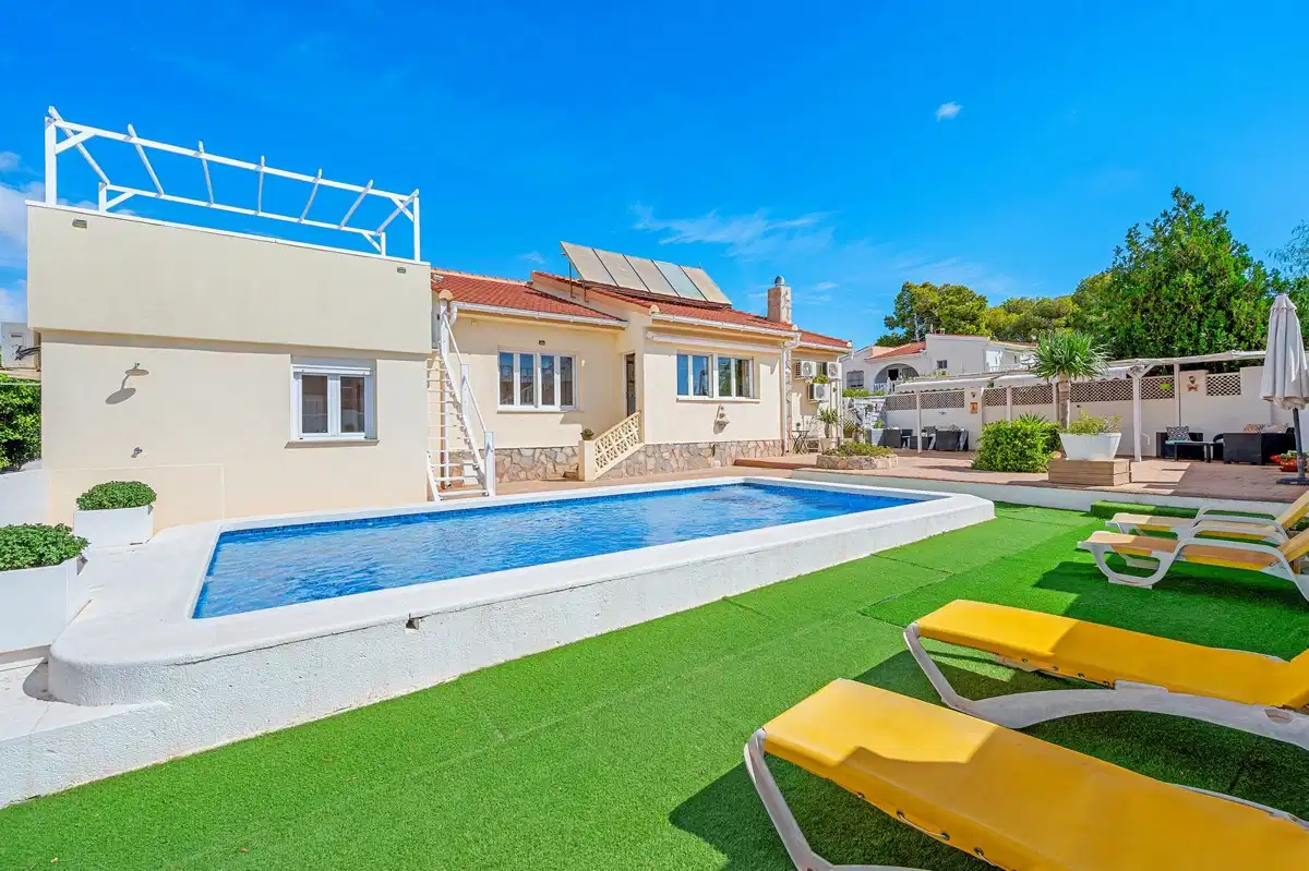7 bedrooms, 3 bathrooms Villa in Rojales