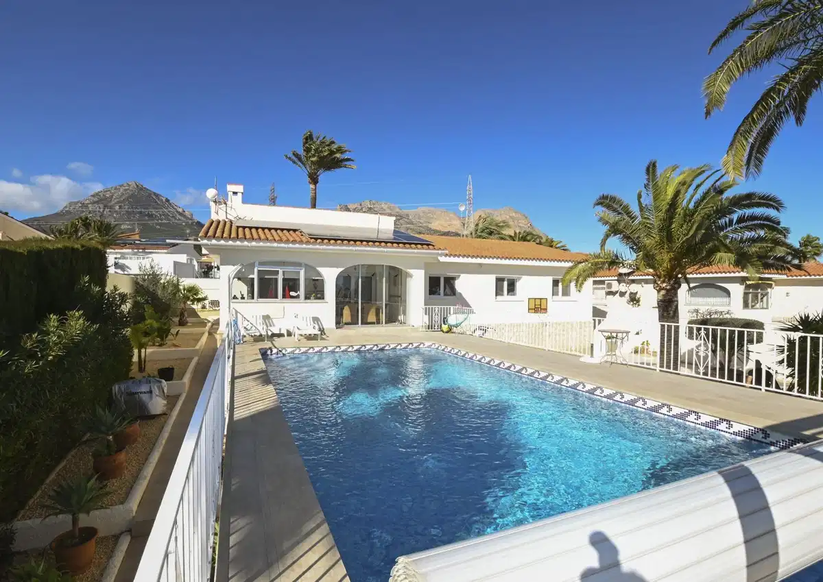 4 bedrooms, 3 bathrooms Villa in La Nucia