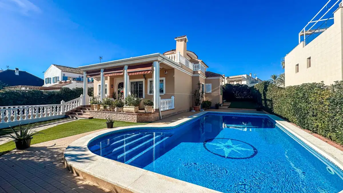 6 bedrooms, 5 bathrooms Villa in La Mata
