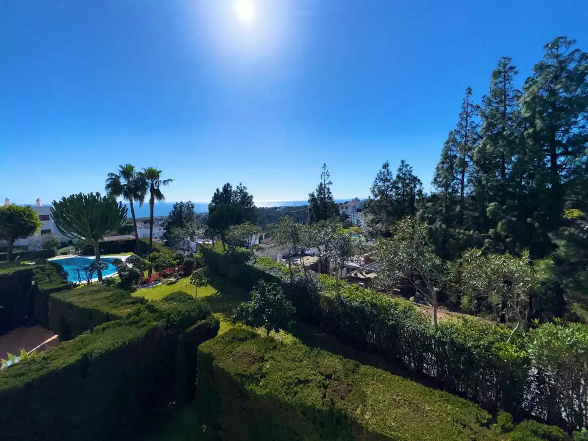 2 bedrooms, 1.5 bathrooms Apartment in Calahonda