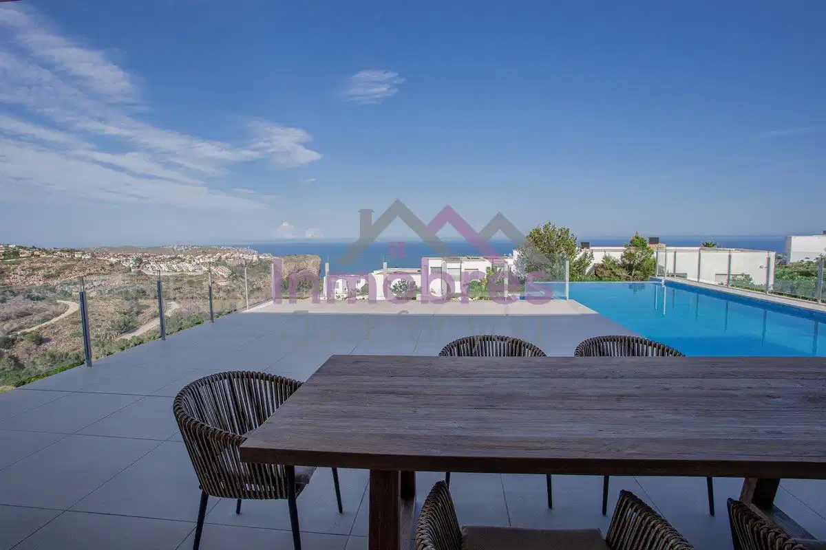 4 bedrooms, 3 bathrooms Villa in Cumbre del Sol