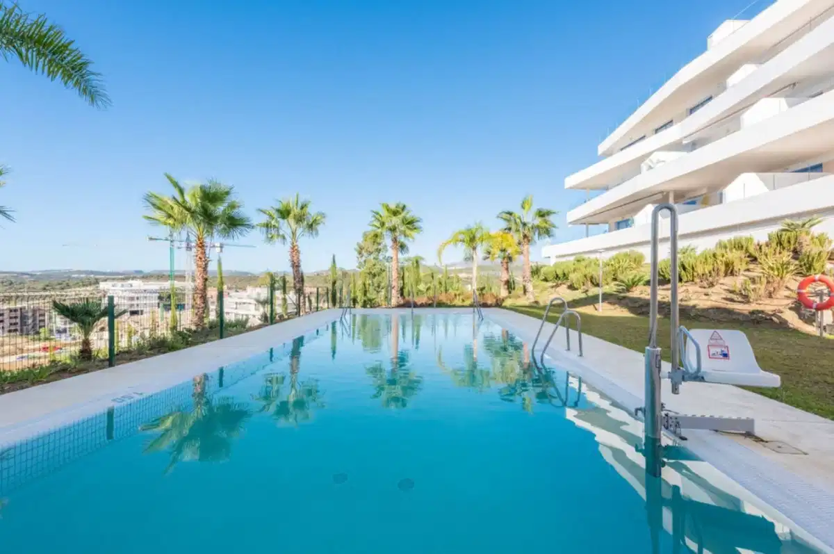 2 bedrooms, 2 bathrooms Apartment in Estepona
