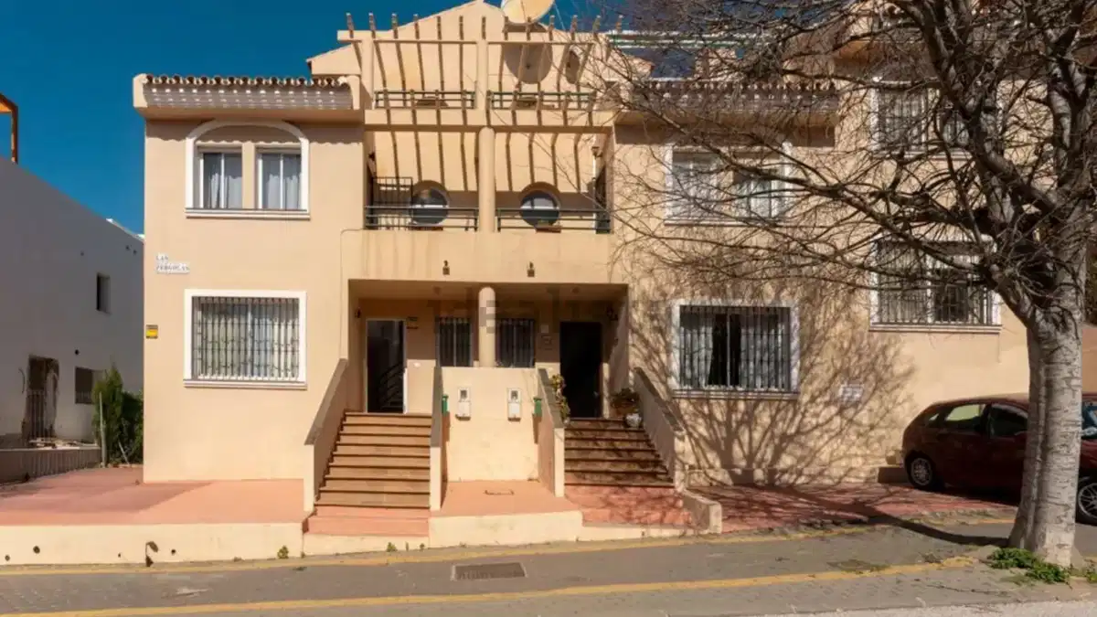 3 bedrooms, 2 bathrooms House in Marbella