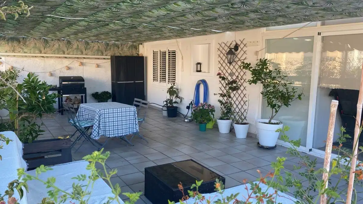 1 bedrooms, 1 bathrooms Penthouse in Alicante