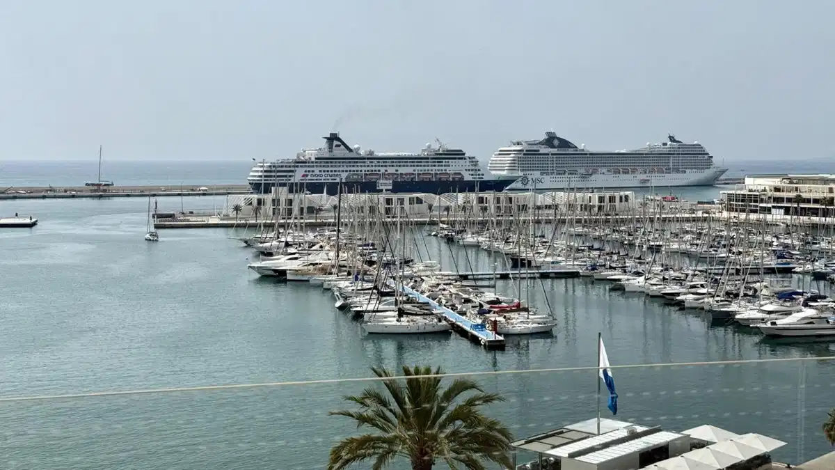 4 bedrooms, 4 bathrooms Apartment in Alicante