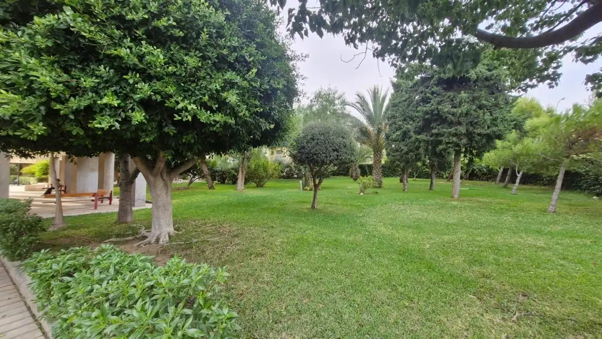 4 bedrooms, 1 bathrooms Apartment in Alicante
