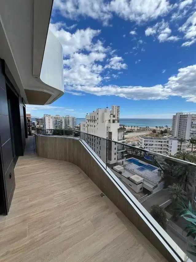 3 bedrooms, 2 bathrooms Penthouse in Alicante