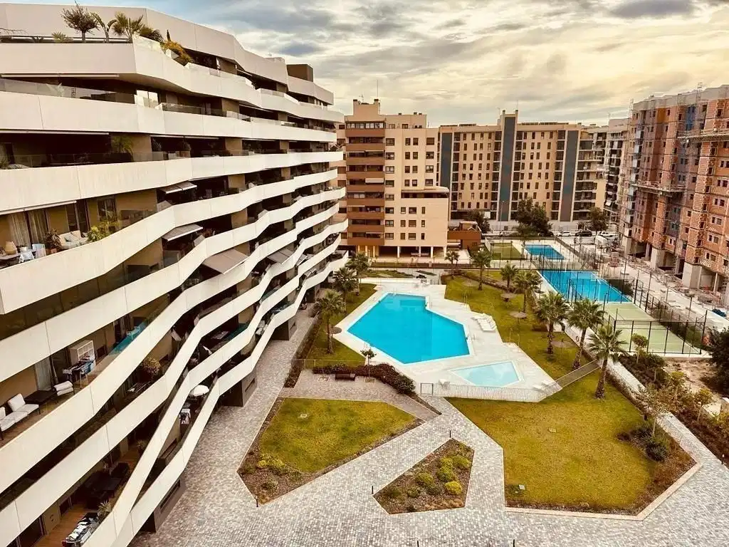 3 bedrooms, 2 bathrooms Apartment in Alicante