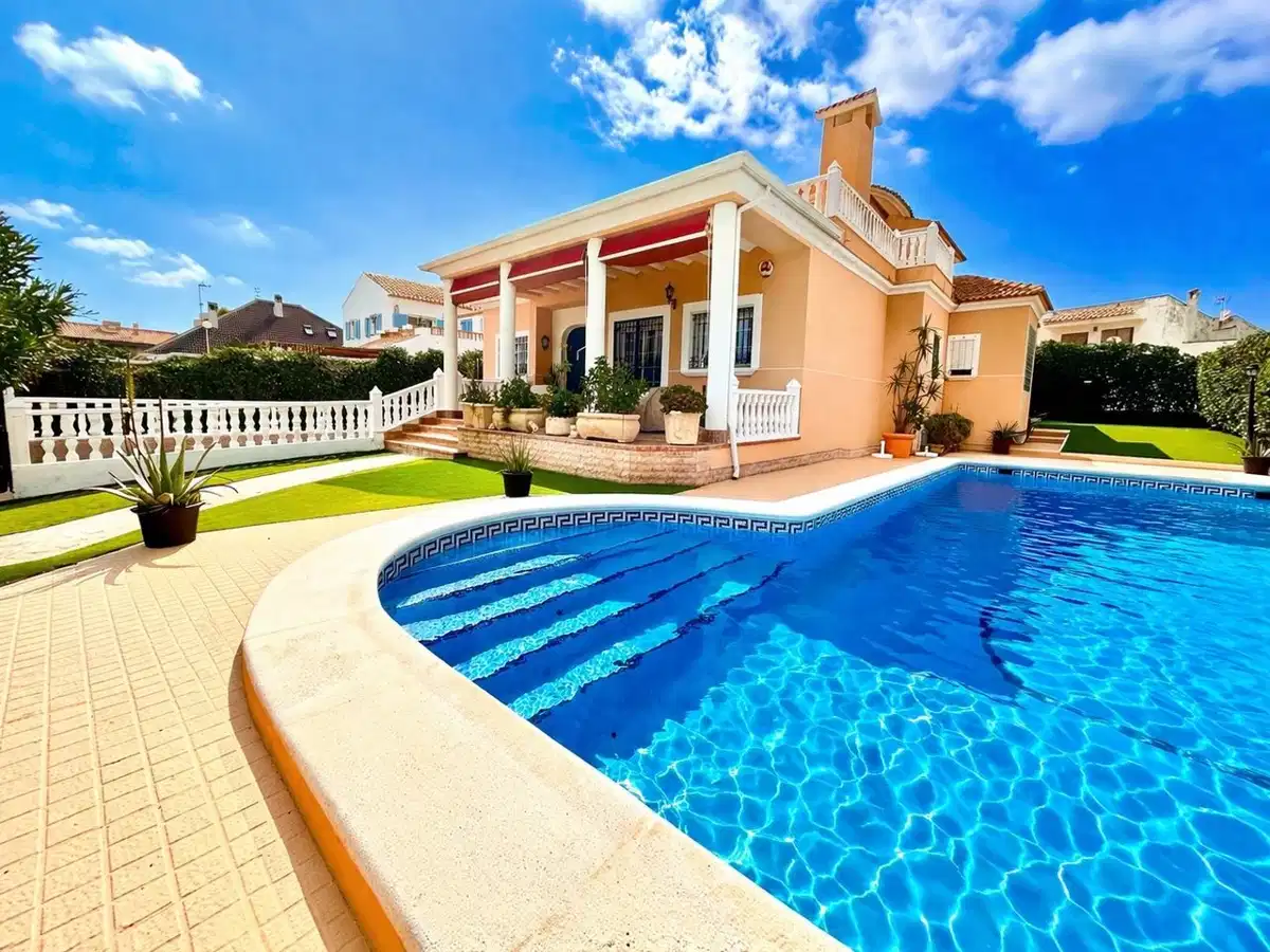 6 bedrooms, 5 bathrooms Villa in La Mata