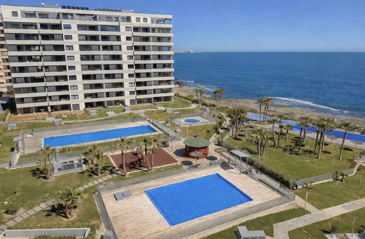 2 bedrooms, 2 bathrooms Apartment in Punta Prima