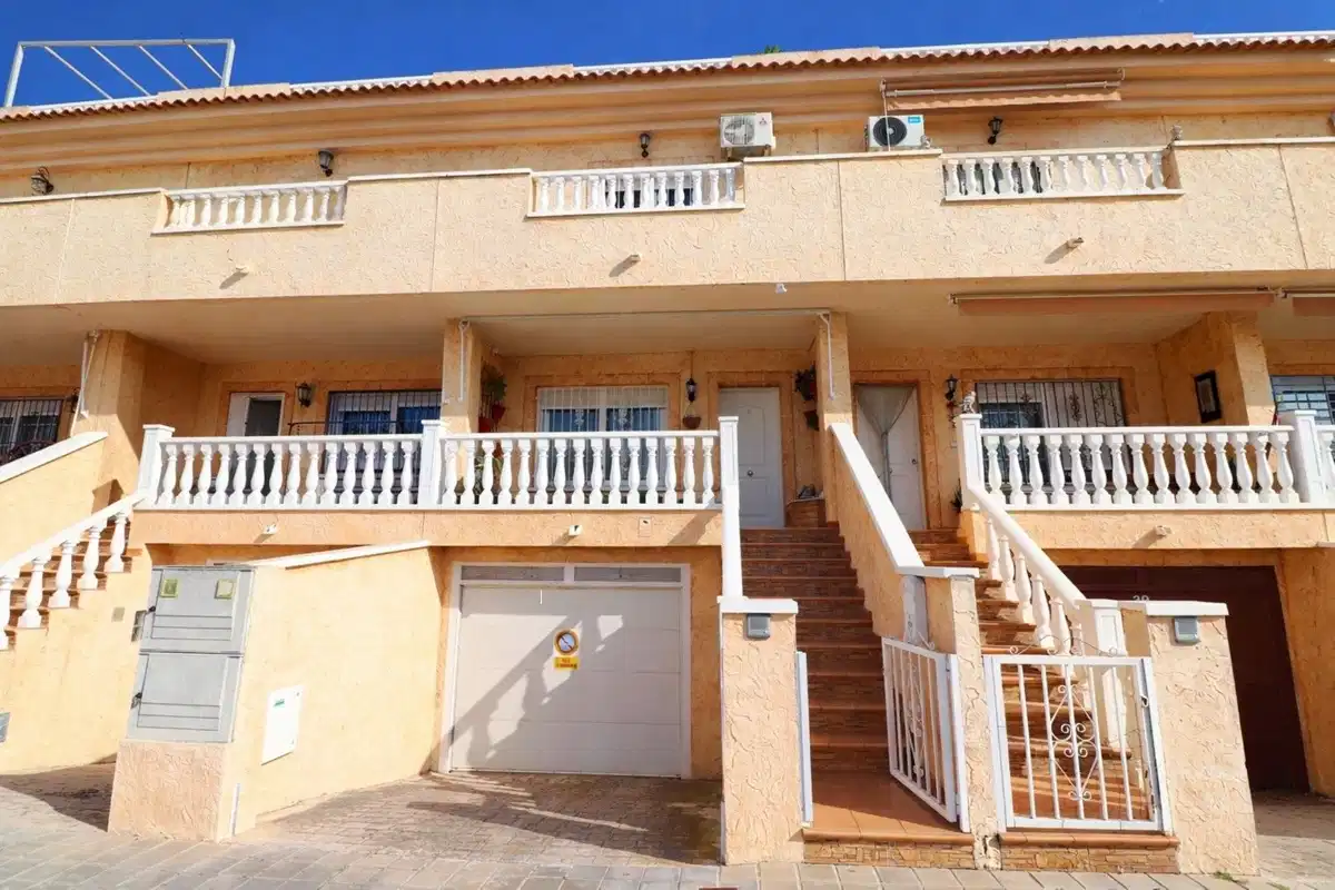 3 bedrooms, 2 bathrooms Townhouse in Redován