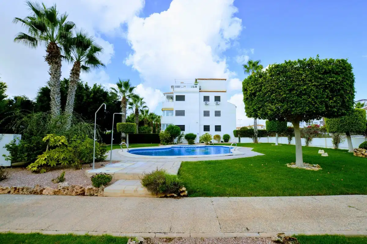 3 bedrooms, 2 bathrooms Apartment in Villamartin