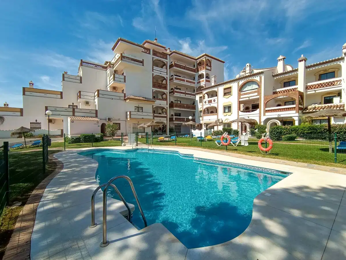 2 bedrooms, 1 bathrooms Apartment in Calahonda