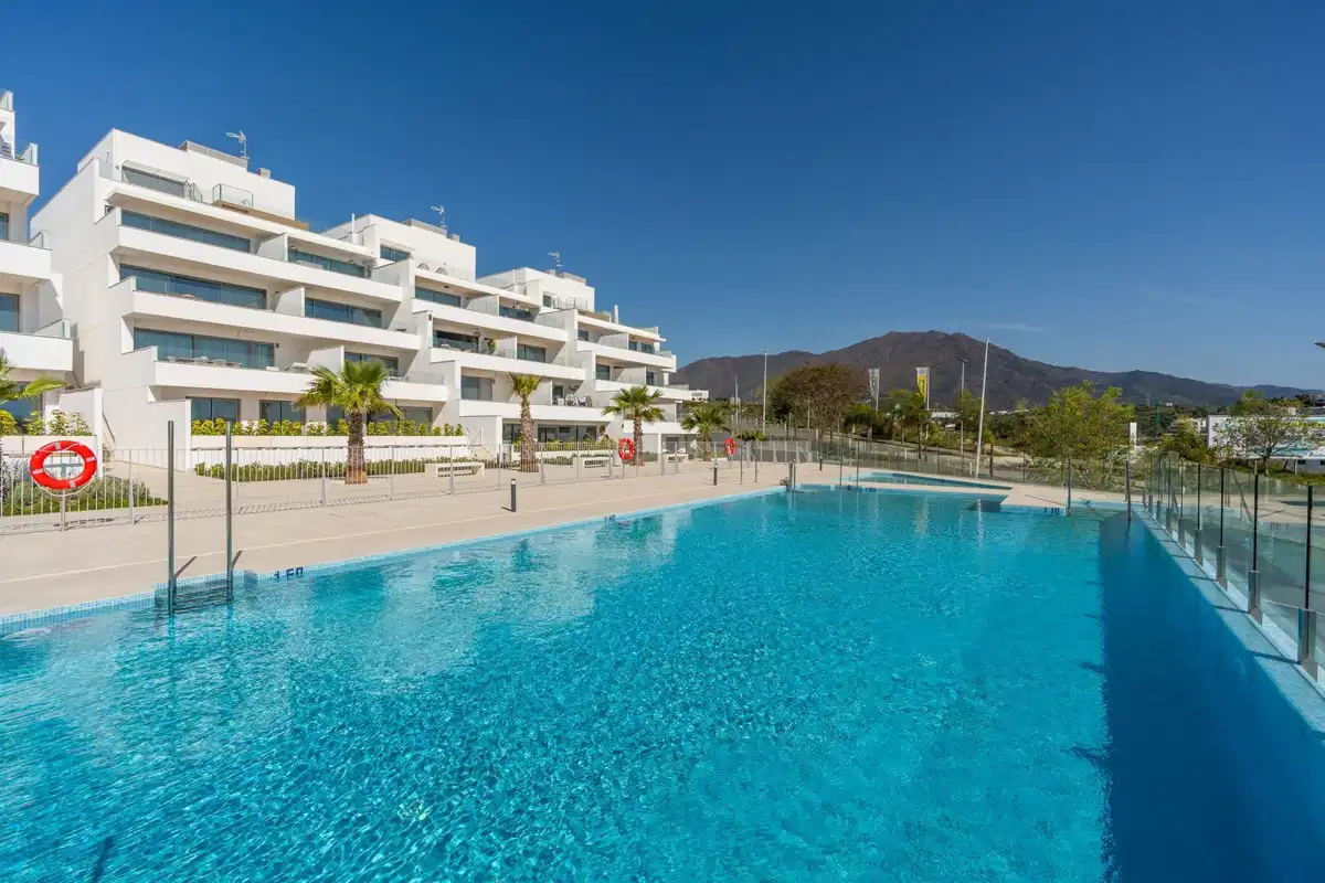 2 bedrooms, 2 bathrooms Apartment in Estepona