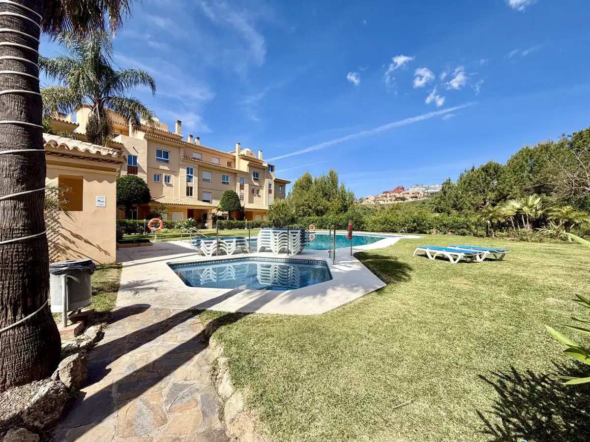 3 bedrooms, 2 bathrooms Apartment in Calahonda