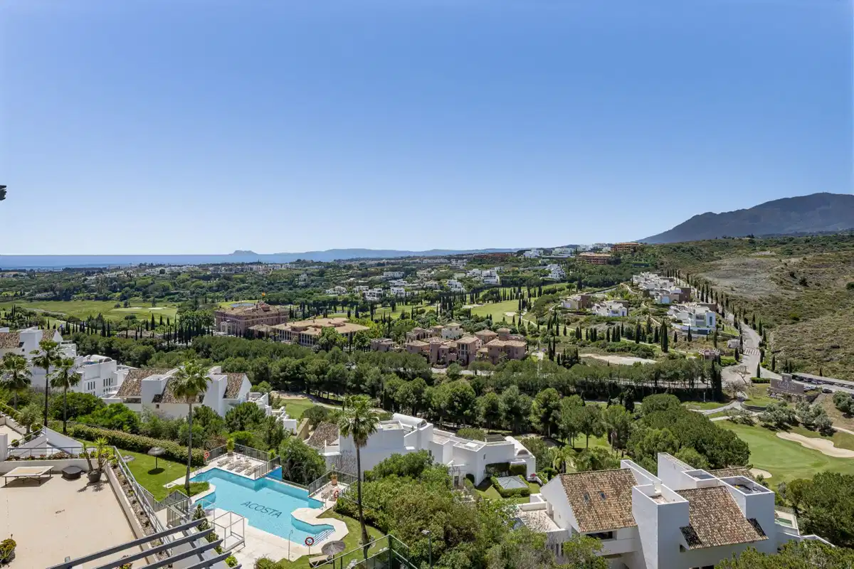 3 bedrooms, 3 bathrooms Penthouse in Benahavís