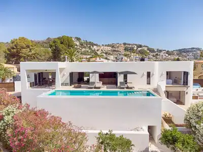 4 bedrooms, 3 bathrooms Villa in Benissa