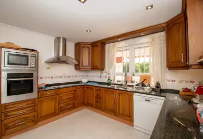 4 bedrooms, 2 bathrooms Villa in Orihuela Costa thumb 8